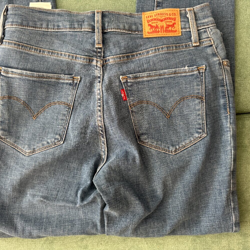 Levi's 724 High Rise Straight Crop - Picture 10 of 10